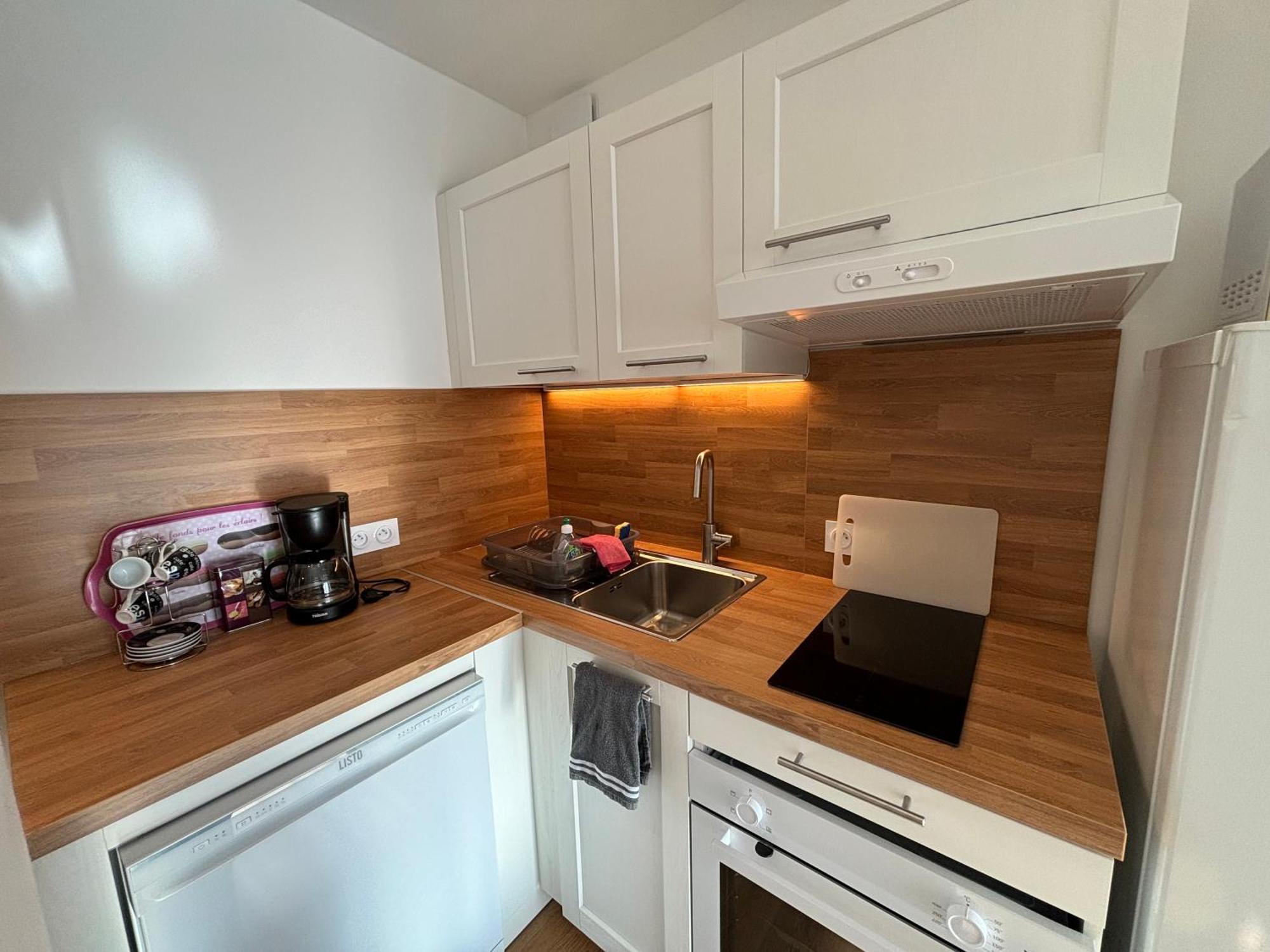 Location D'Un Superbe Appartement Avec Piscine Roquebrune-sur-Argens Eksteriør billede