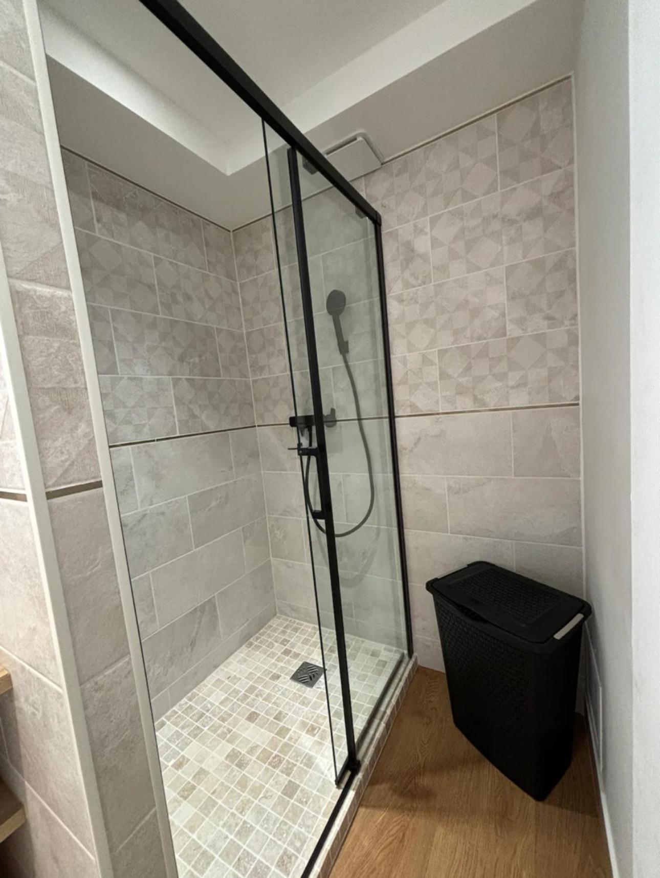 Location D'Un Superbe Appartement Avec Piscine Roquebrune-sur-Argens Eksteriør billede